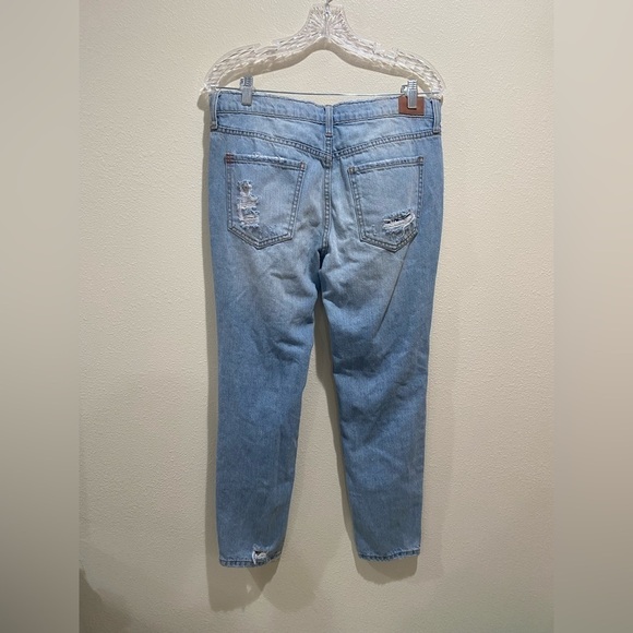 BDG Jeans Destroyed Slim Boyfriend Skinny Ankle Light Wash Womens size 27 - Picture 4 of 4